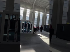 Дом с стальной/алюминиевой дверью