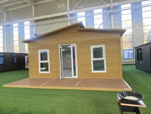 Купить Предварительно смонтированные компоненты складной 20-футовый контейнер со стальной структурой и EPS/PU/Rock Wool Sandwich Panel Roof Material online manufacture