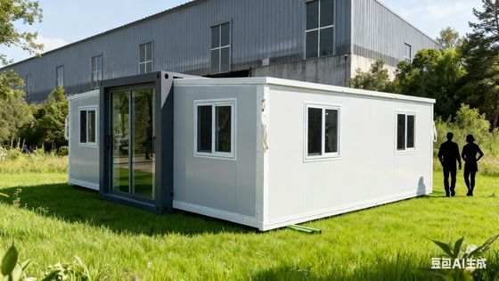 Foldable 20ft Container House with More Than 20 Years Lifespan L5900*W2220*H2480mm Folded Size and 2.0mm Top Beam Bending Parts
